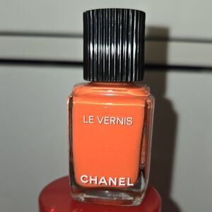 SALE🎄CHANEL Le Vernis Bright Orange Nail Polish